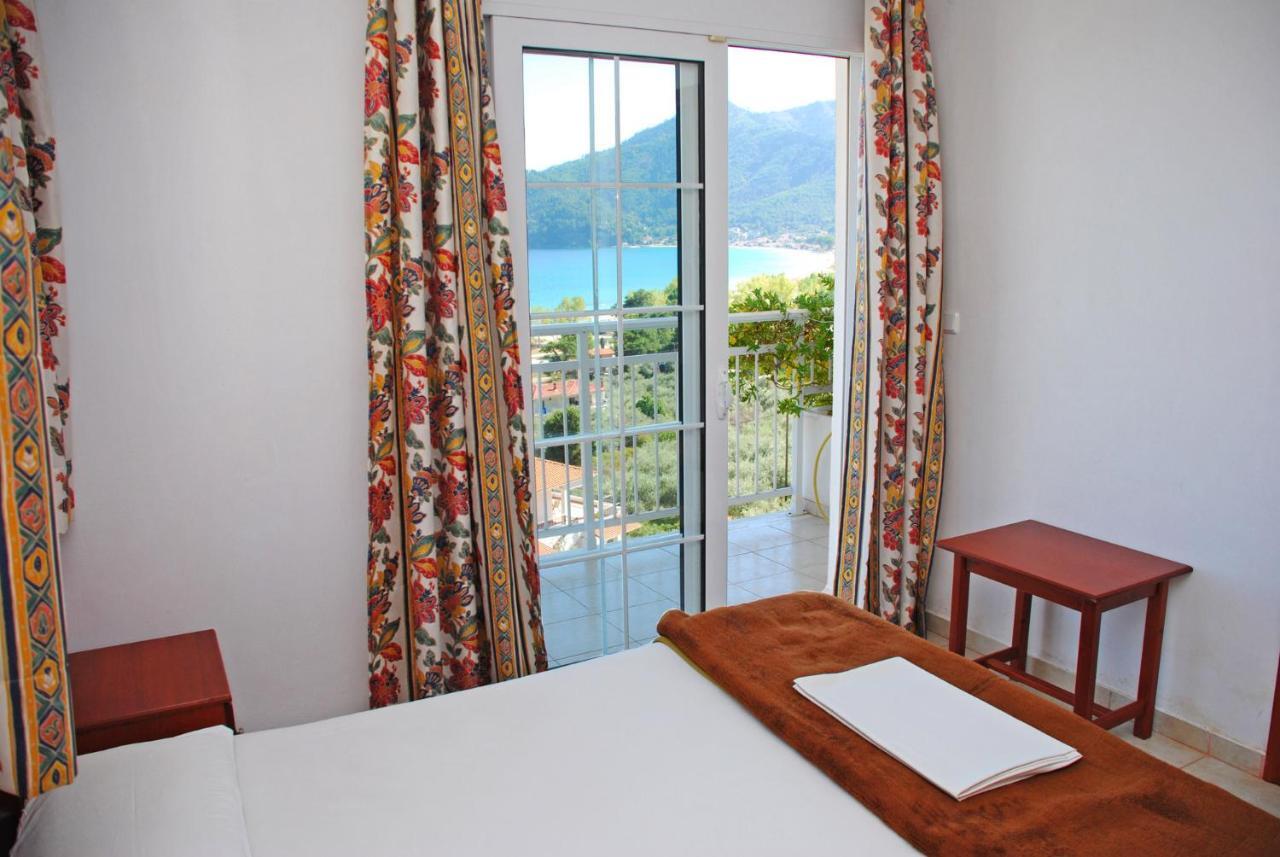 Hotel Emerald Криси Амудия Стая снимка