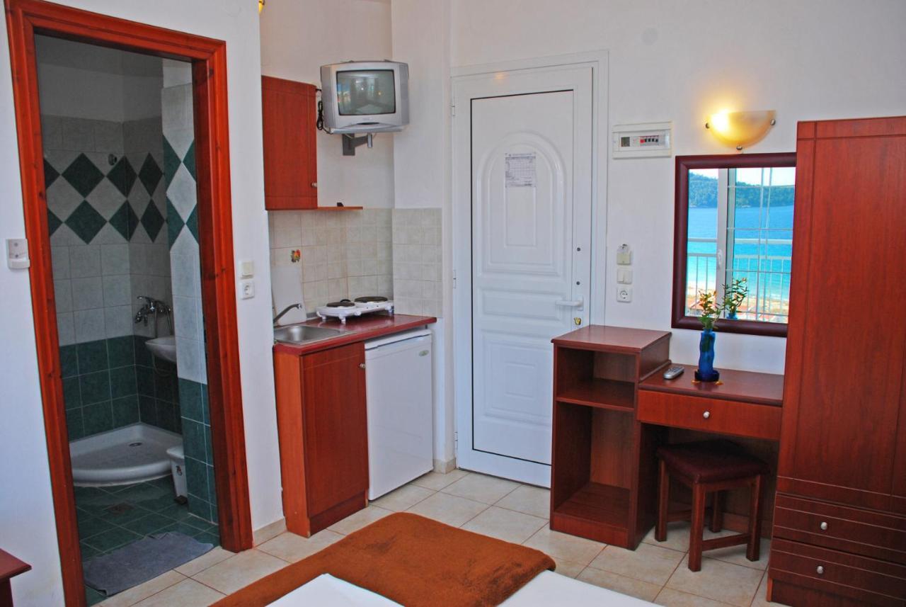 Hotel Emerald Криси Амудия Стая снимка