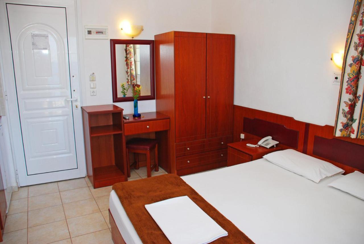 Hotel Emerald Криси Амудия Стая снимка